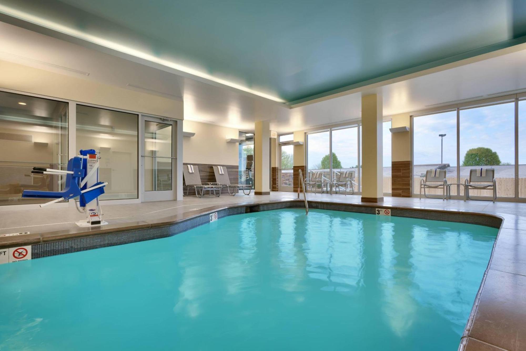 Fairfield Inn & Suites By Marriott Springfield North Екстериор снимка