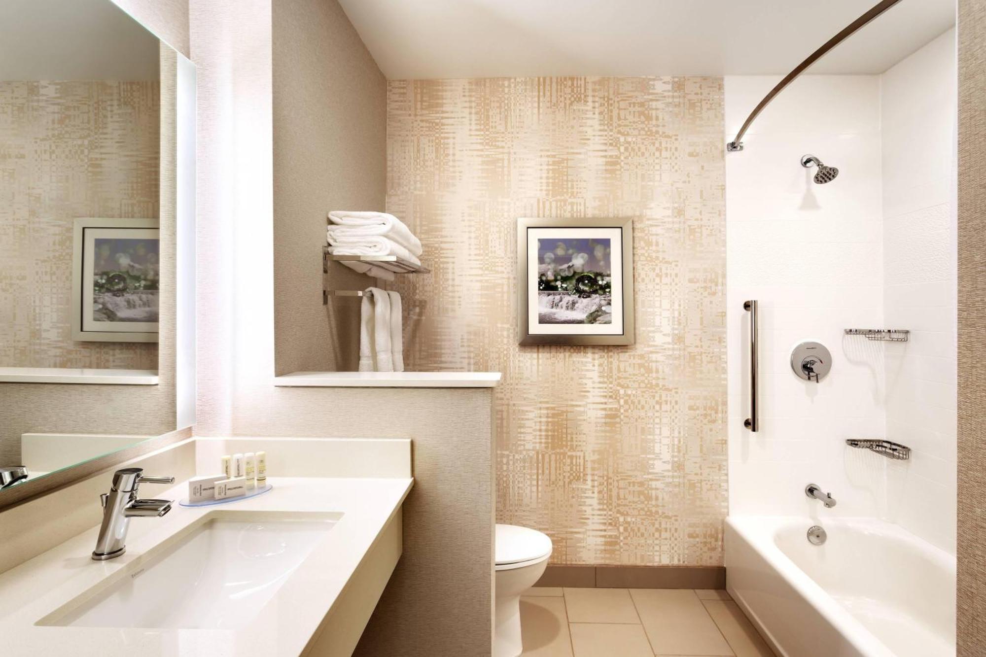 Fairfield Inn & Suites By Marriott Springfield North Екстериор снимка