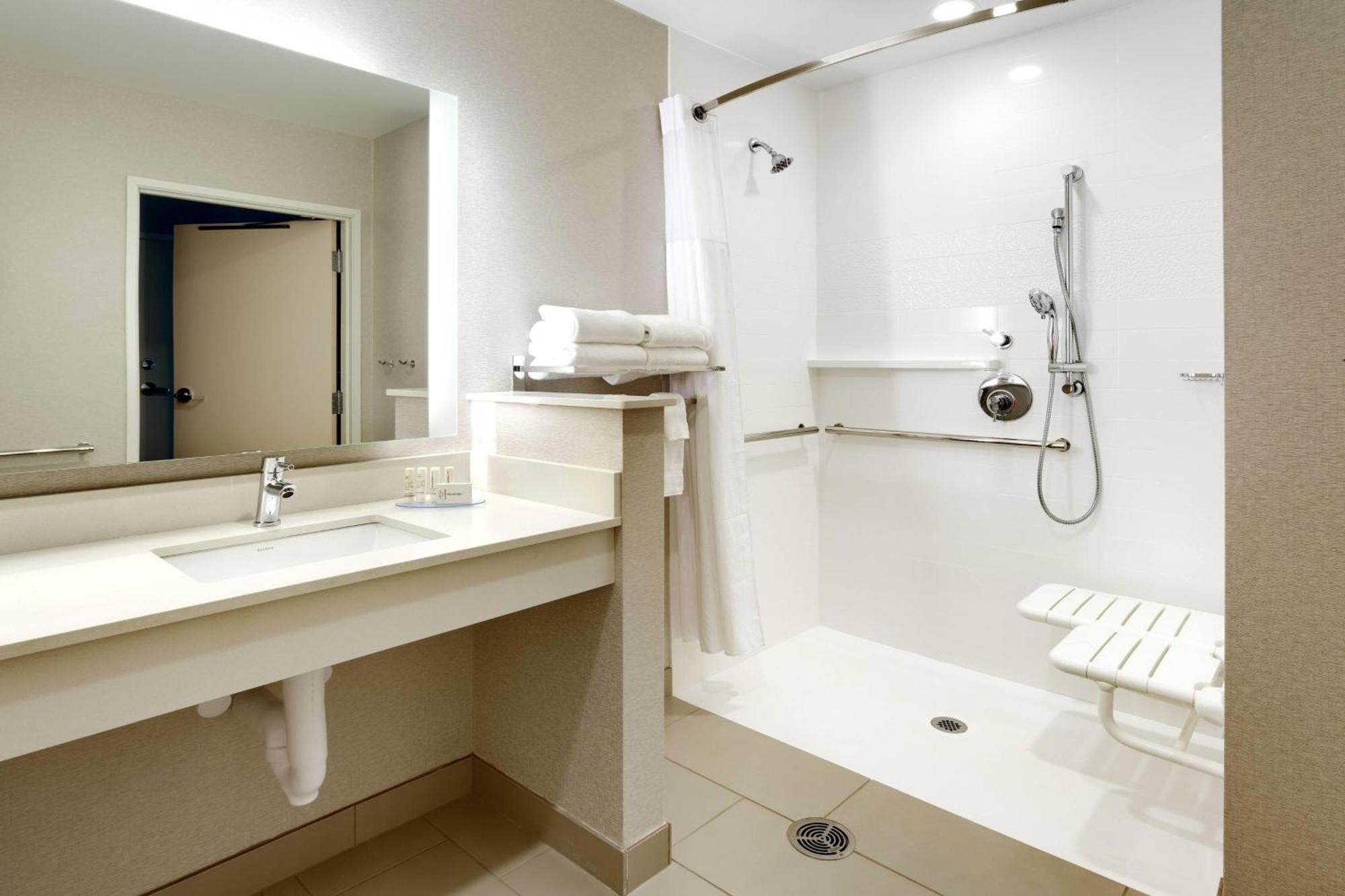 Fairfield Inn & Suites By Marriott Springfield North Екстериор снимка
