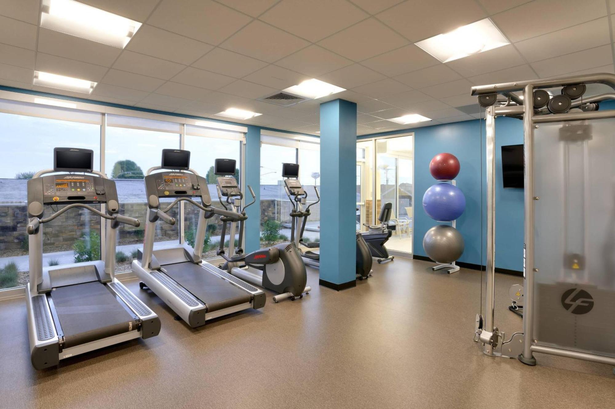 Fairfield Inn & Suites By Marriott Springfield North Екстериор снимка