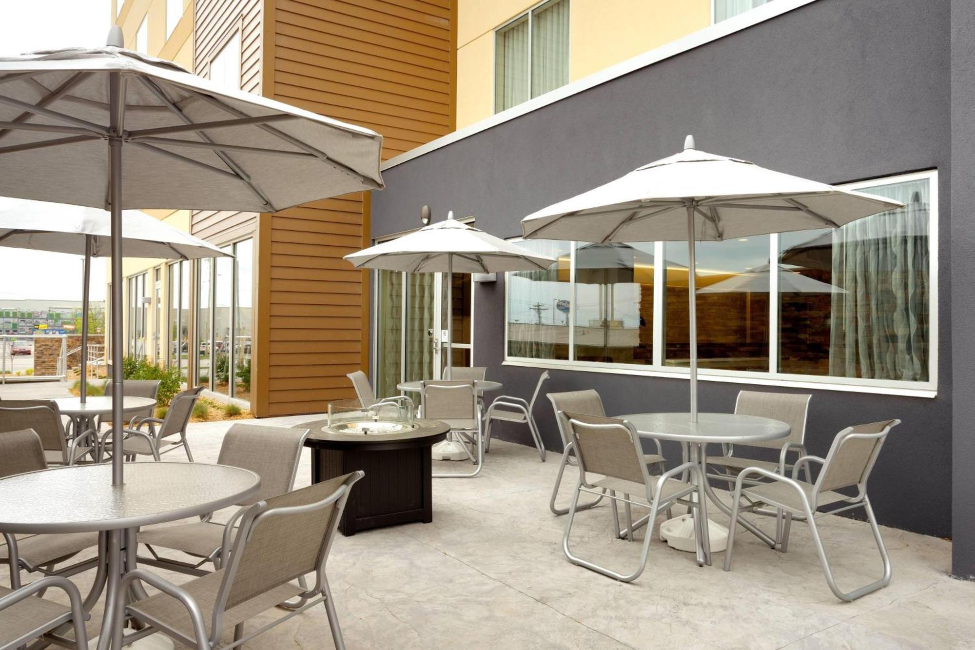 Fairfield Inn & Suites By Marriott Springfield North Екстериор снимка